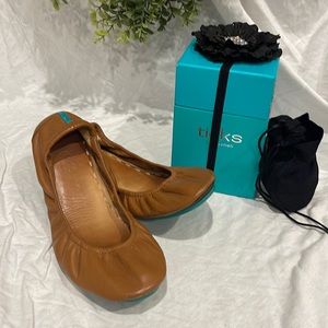 Womens tieks flats 8 tan
